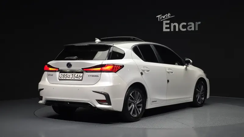 Lexus CT200h