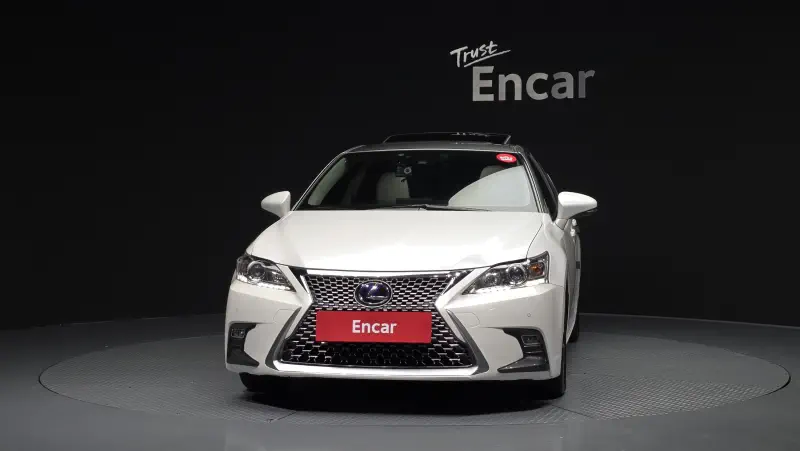 Lexus CT200h