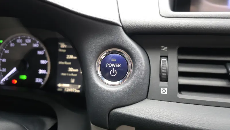 Lexus CT200h