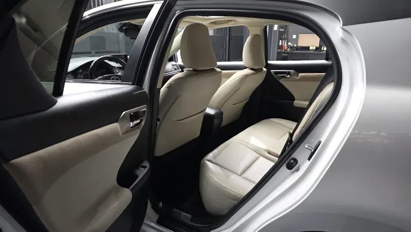 Lexus CT200h