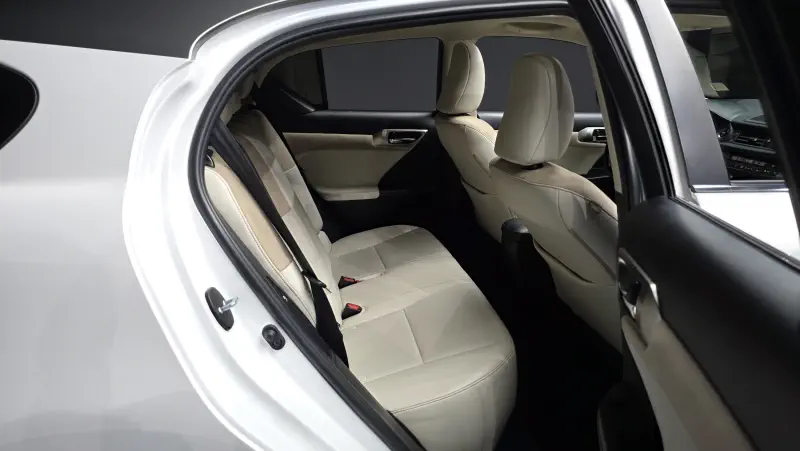 Lexus CT200h