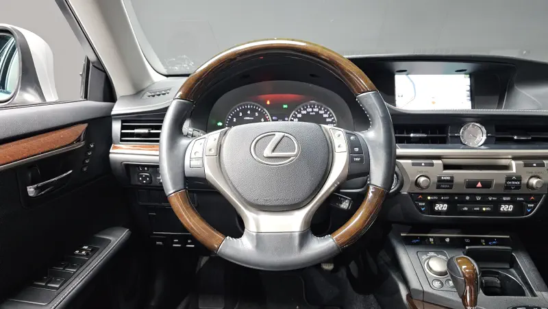 Lexus ES300h