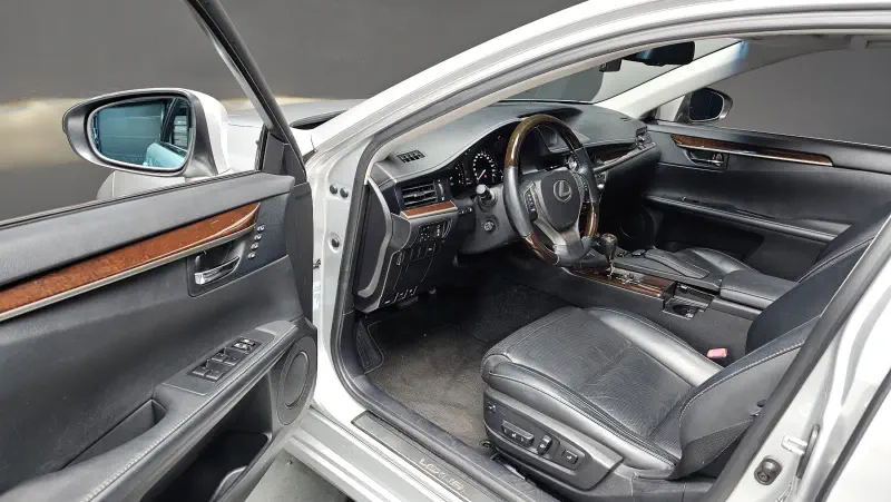 Lexus ES300h