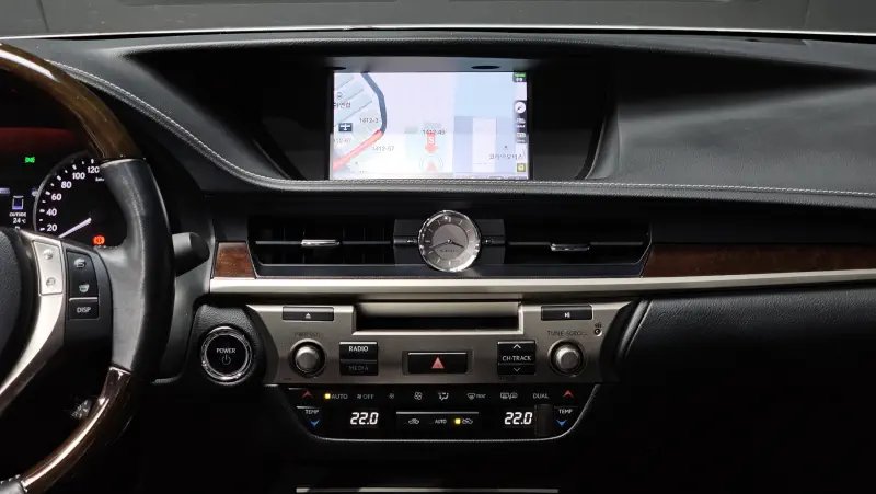 Lexus ES300h