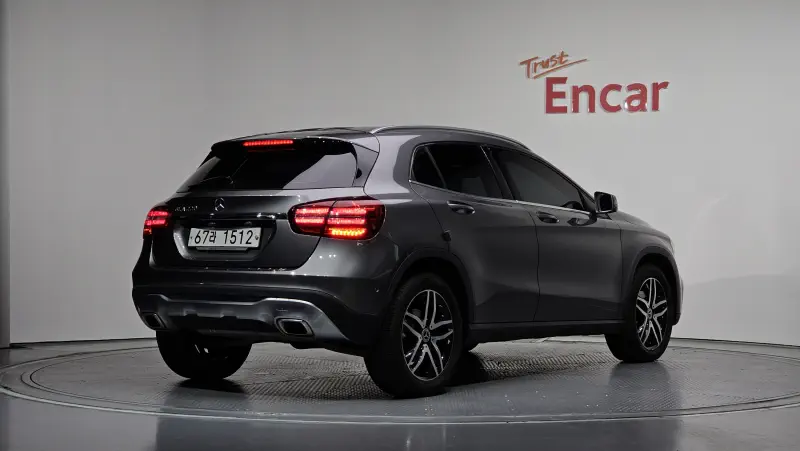 Mercedes-Benz GLA-Class