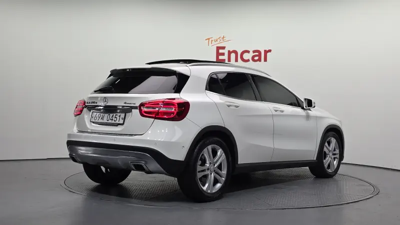 Mercedes-Benz GLA-Class