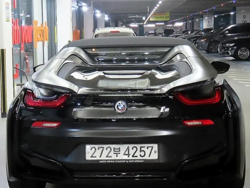 BMW i8