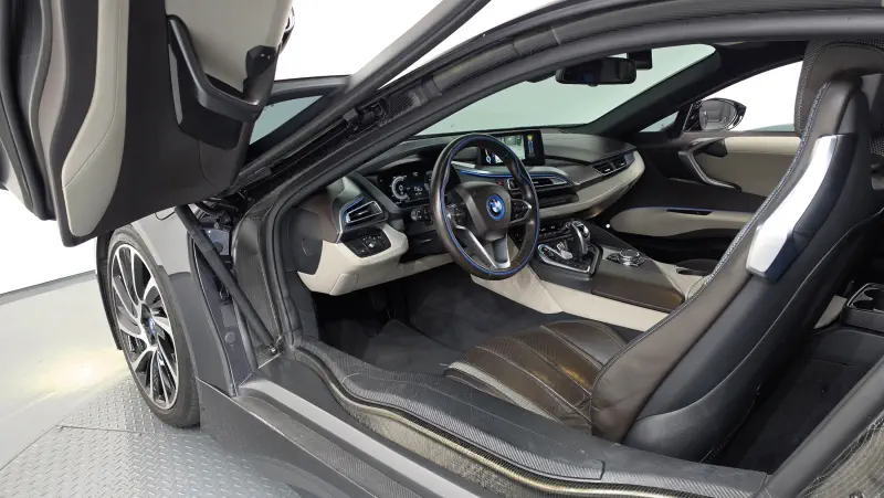BMW i8