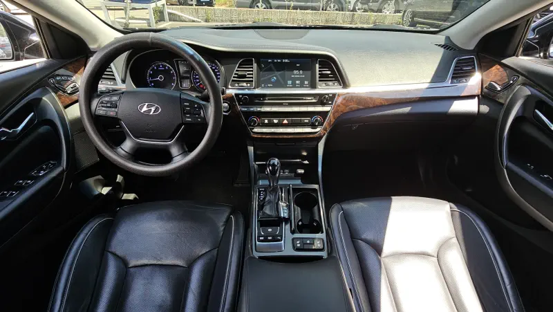 Hyundai Aslan