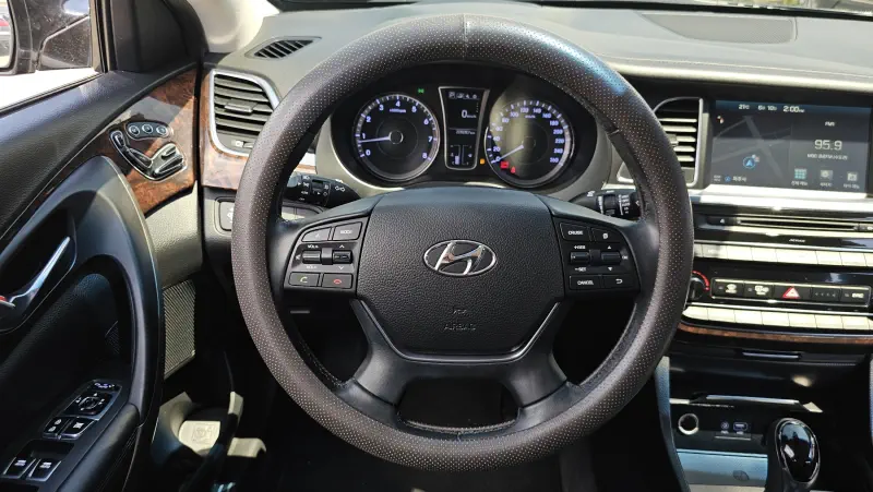 Hyundai Aslan