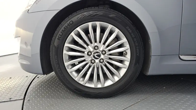 Hyundai Equus