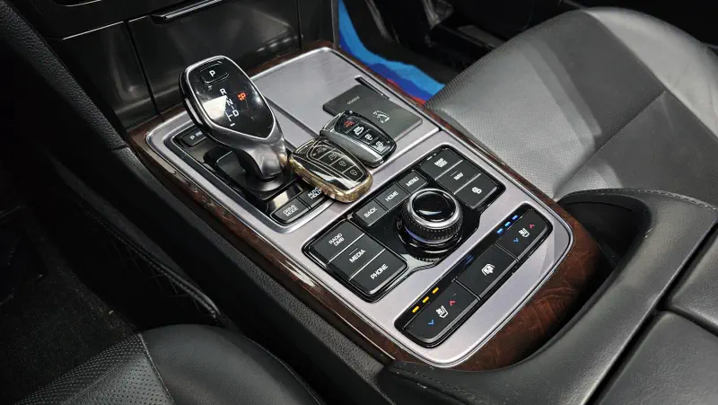 Hyundai Equus