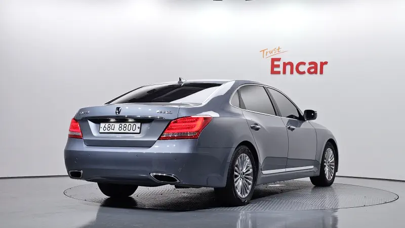 Hyundai Equus