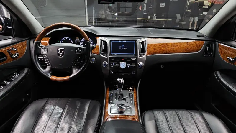 Hyundai Equus