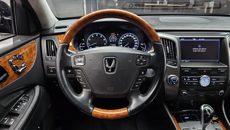 Hyundai Equus