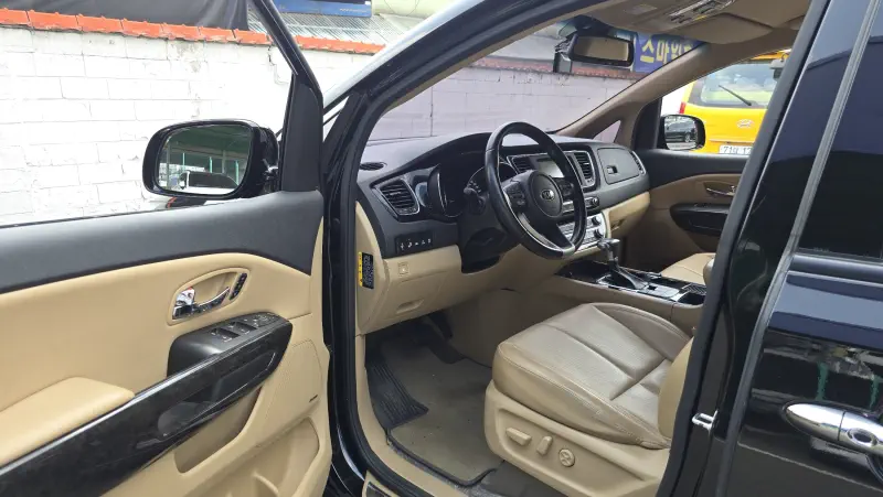 Купить Kia Carnival Gyeonggi из Кореи