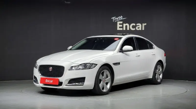 Jaguar XF