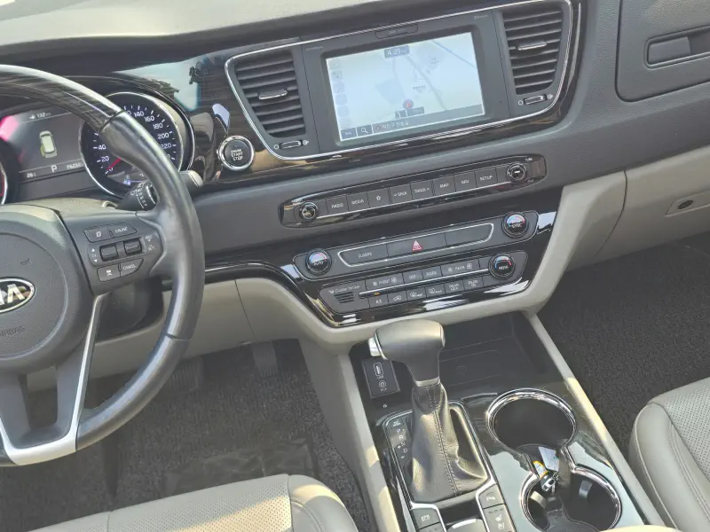 Kia Carnival