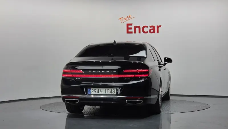 Genesis G90
