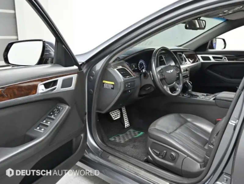Hyundai Genesis