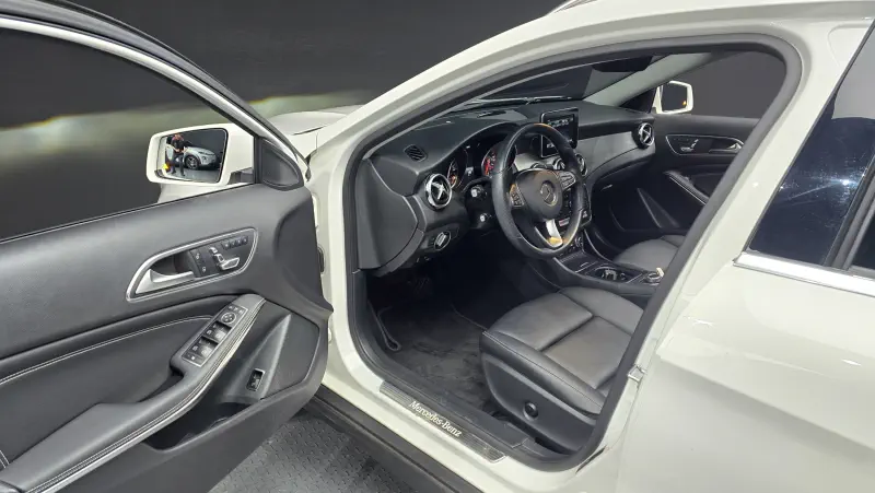 Mercedes-Benz GLA-Class