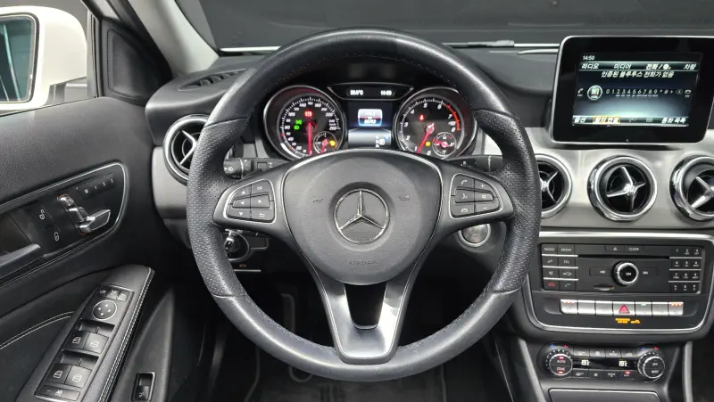 Mercedes-Benz GLA-Class