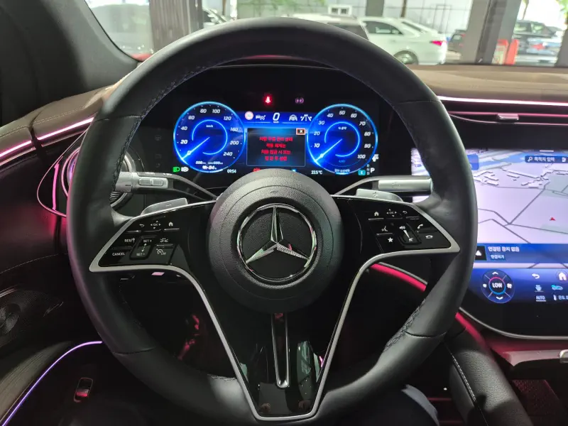 Mercedes-Benz EQS SUV