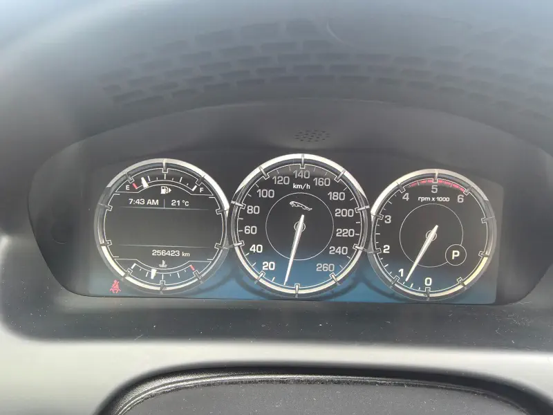 Jaguar XJ