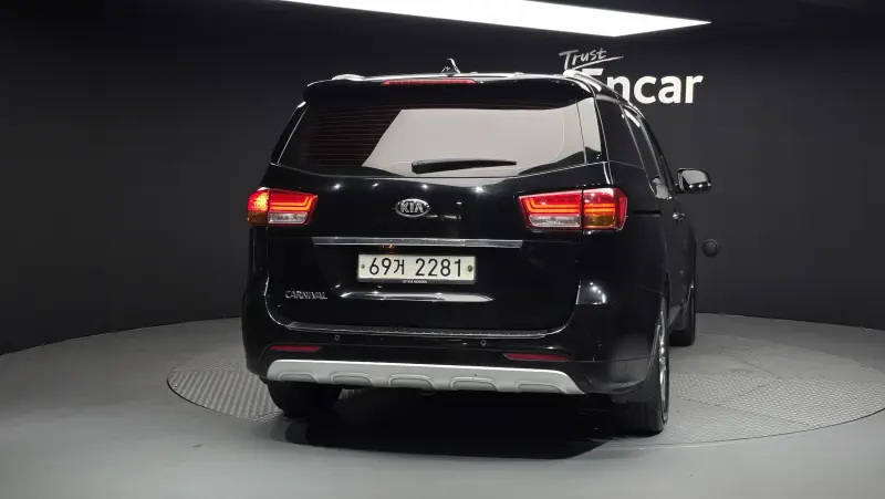 Kia Carnival