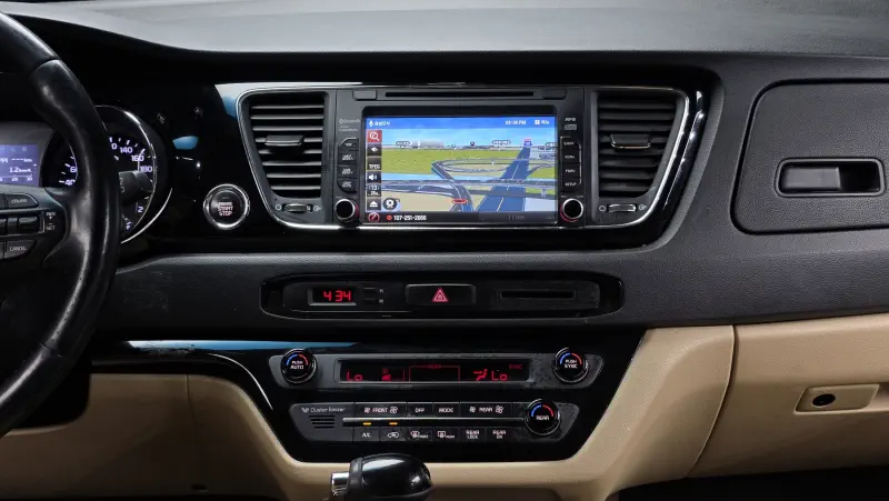 Kia Carnival