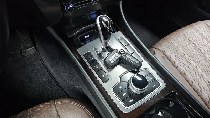 Hyundai Equus