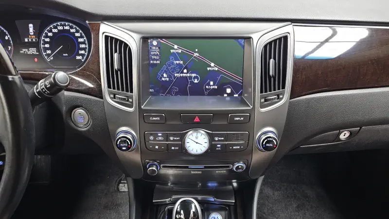 Hyundai Equus