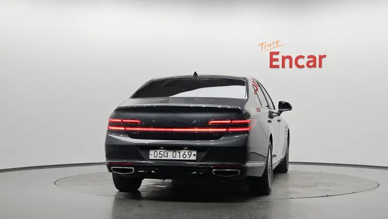 Genesis G90