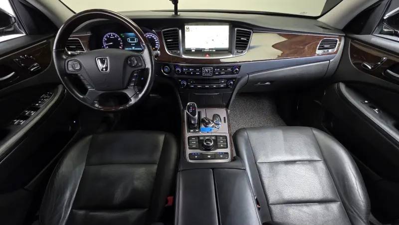 Hyundai Equus