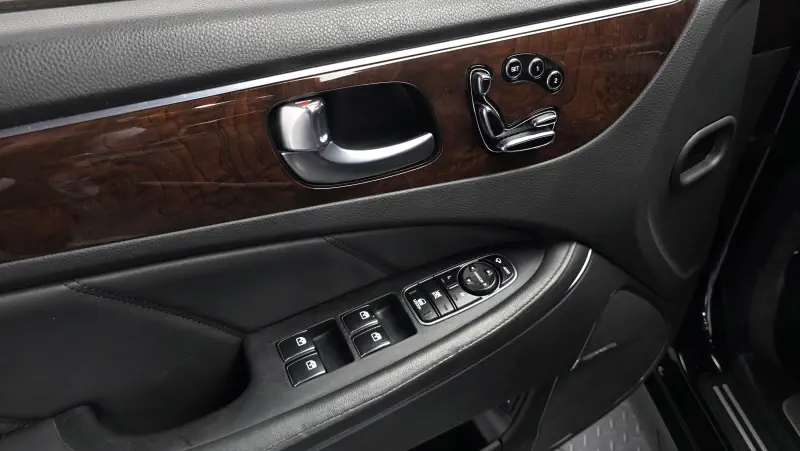 Hyundai Equus