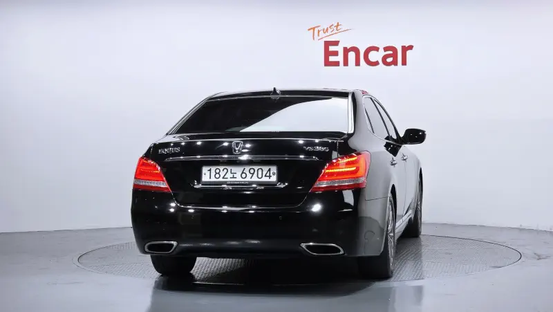 Hyundai Equus