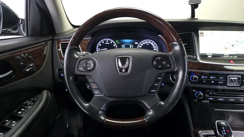Hyundai Equus