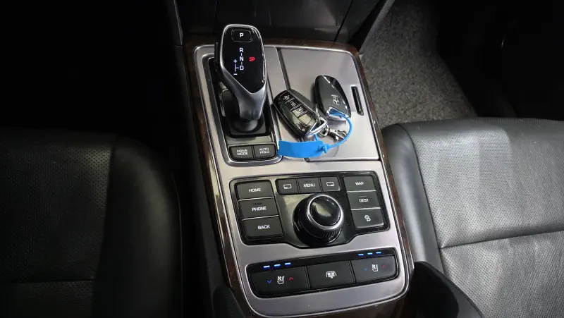Hyundai Equus