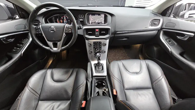 Volvo V40