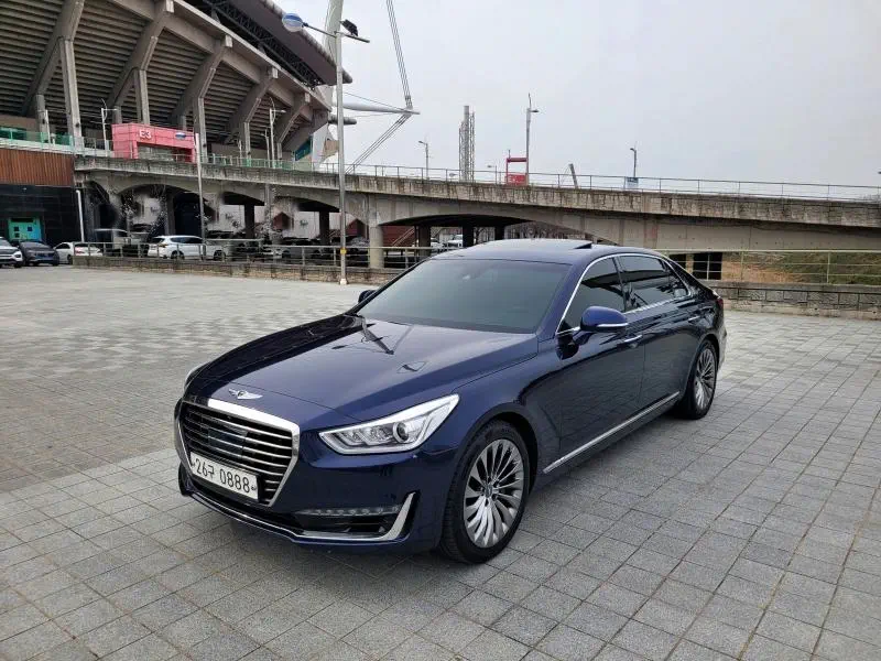 Genesis EQ900