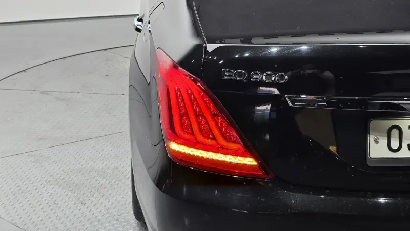 Genesis EQ900