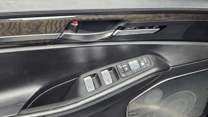 Genesis EQ900