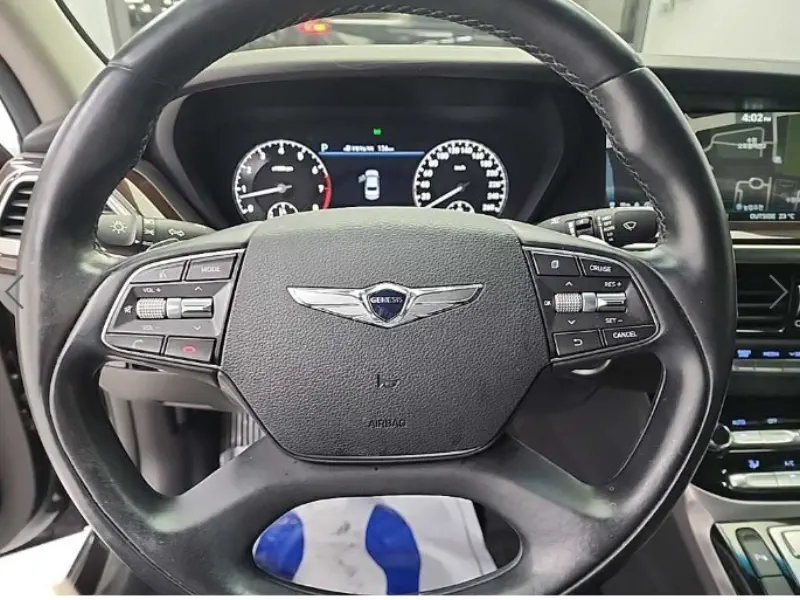 Genesis EQ900