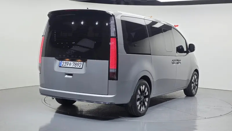 Hyundai Staria