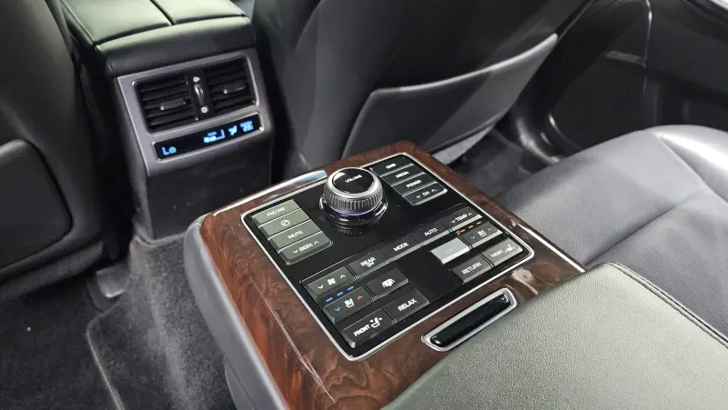 Hyundai Equus