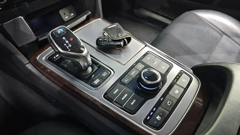 Hyundai Equus