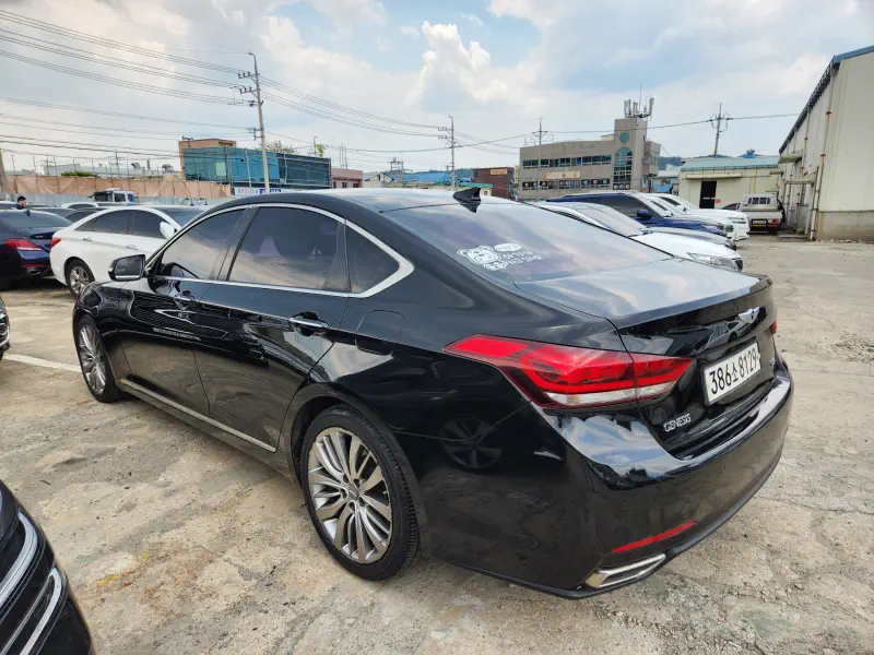 Hyundai Genesis