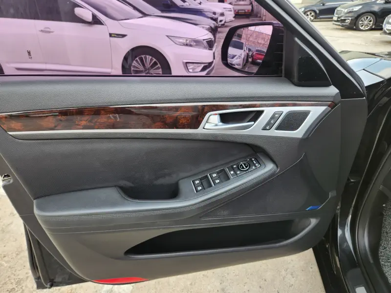 Hyundai Genesis