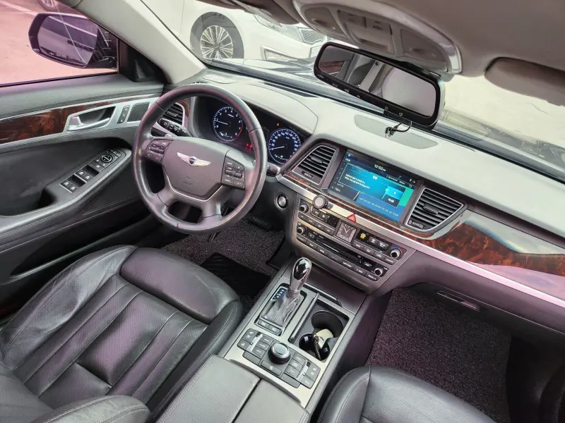 Hyundai Genesis