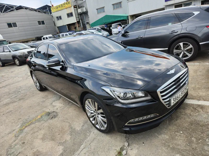 Hyundai Genesis